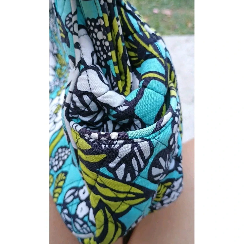 Vera Bradley 100% Cotton 2012 Abby Shoulder Bag Island Blooms Pattern Purse READ